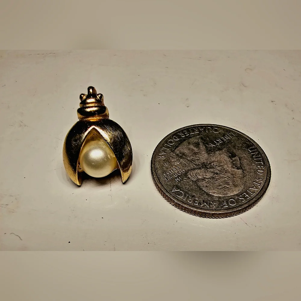 Vintage Sarah Coventry gold ladybug with faux pearl inset #cottagecore